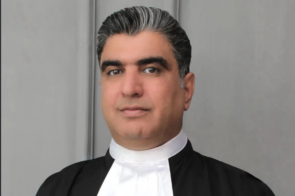 آخرین دفتر: روایتی از مرگ مشکوک خسرو علیکردی